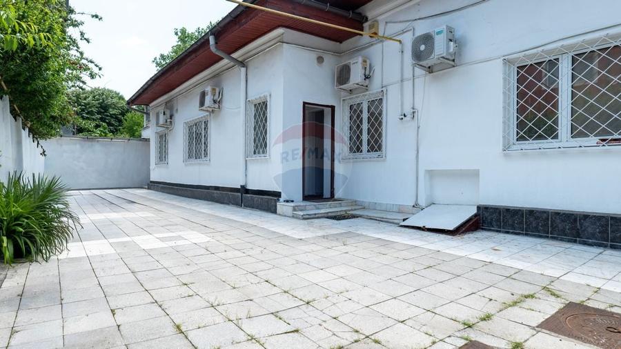 Casă individuală cu 4 camere cu Teren 467 Mp în Vatra Luminoasă