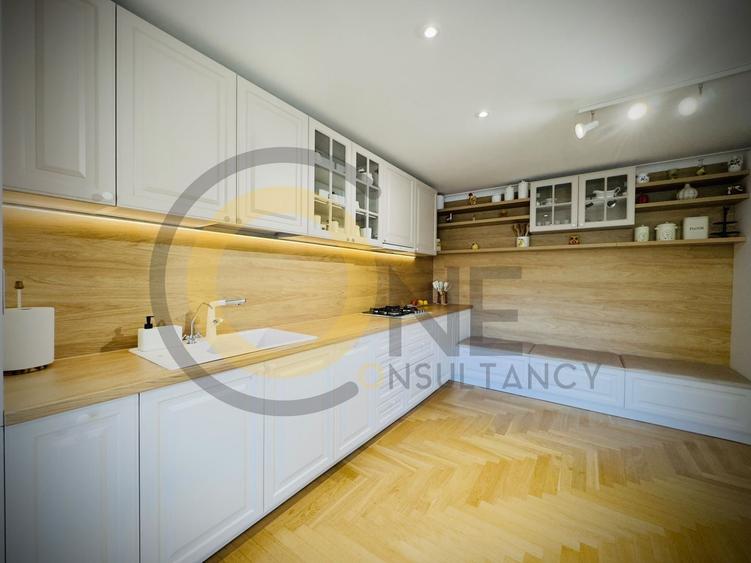 Apartament cu 5 camere decomandat, mobilat în Băneasa
