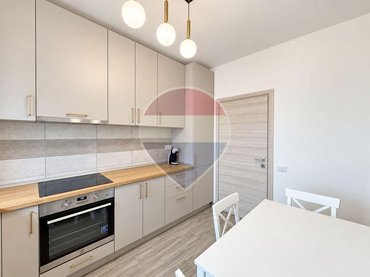 Apartament cu 2 camere, mobilat în Tractorul