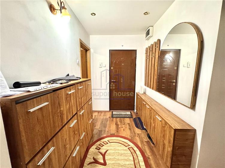 Apartament cu 3 camere decomandat în Cantacuzino