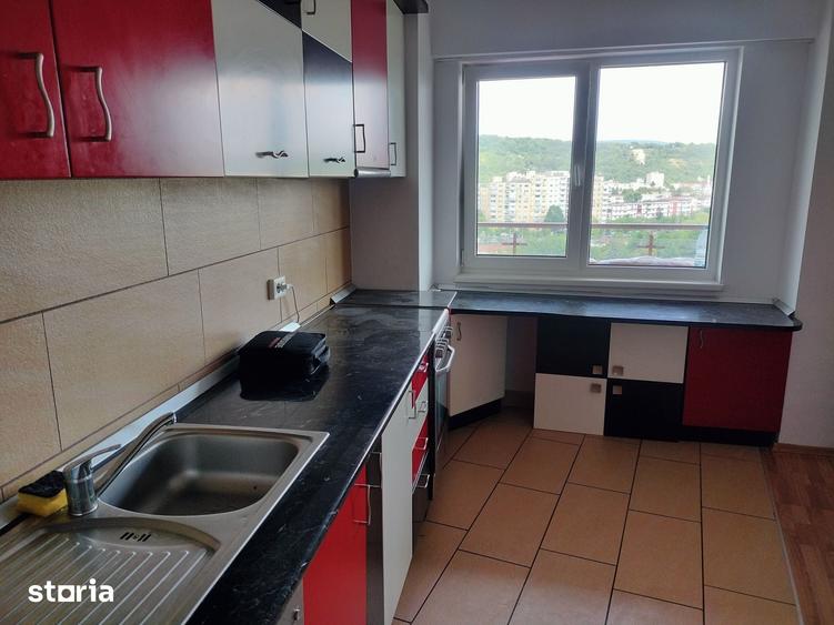 Apartament cu 3 camere în Plopilor