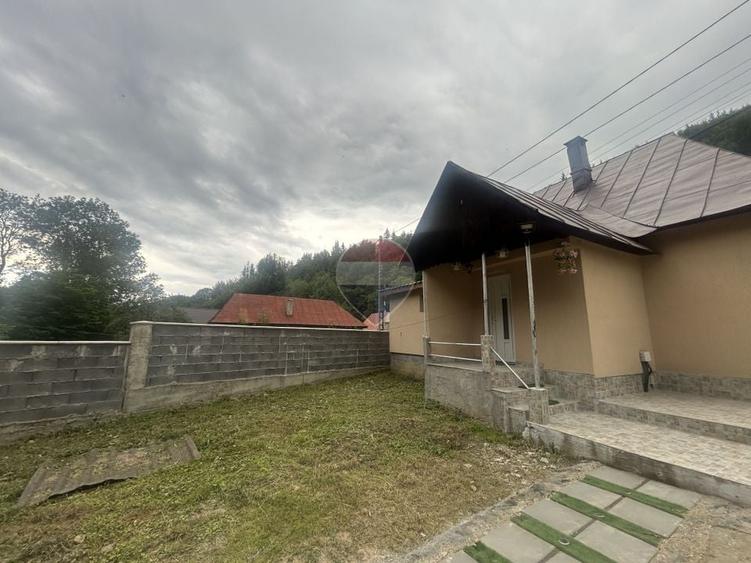 Casă individuală cu 3 camere cu Teren 363 Mp în Central