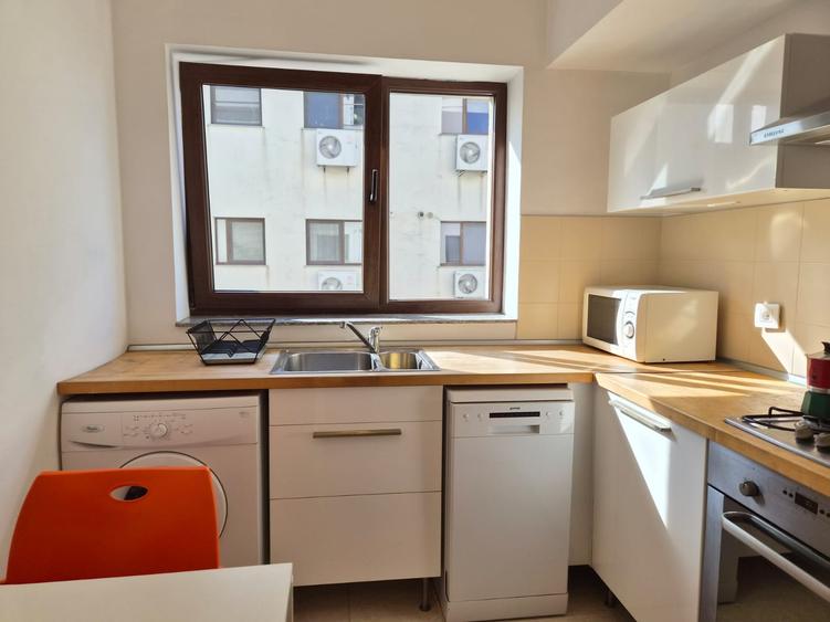 Apartament cu 3 camere decomandat în Iancu Nicolae
