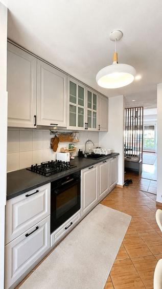 Apartament cu 3 camere decomandat, mobilat în Aradului