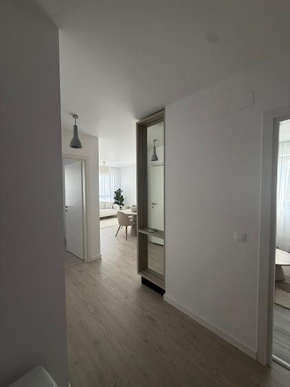 Apartament cu 3 camere decomandat, mobilat în Băneasa