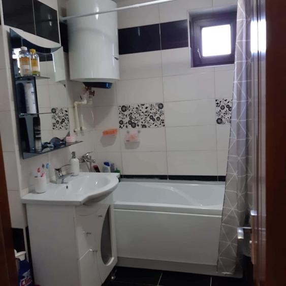 Apartament cu 2 camere decomandat, mobilat în Nord-Est