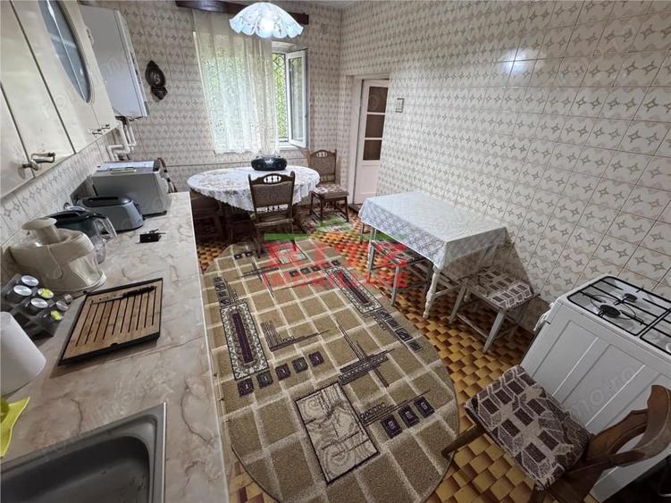 Casă cu 2 camere cu Teren 938 Mp în Sud