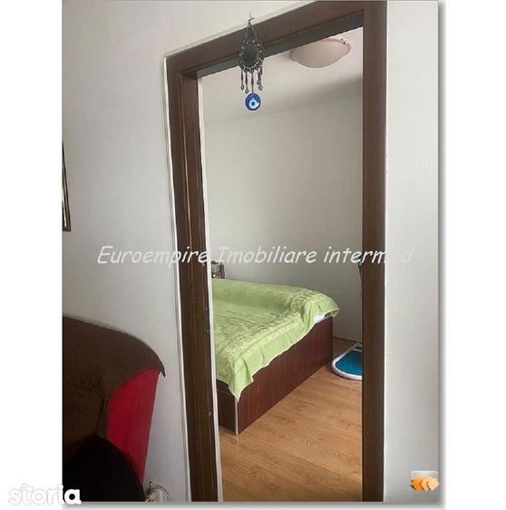Apartament cu 2 camere semidecomandat în Km 4
