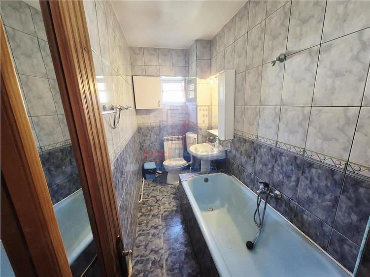 Apartament cu 2 camere decomandat în Filiași