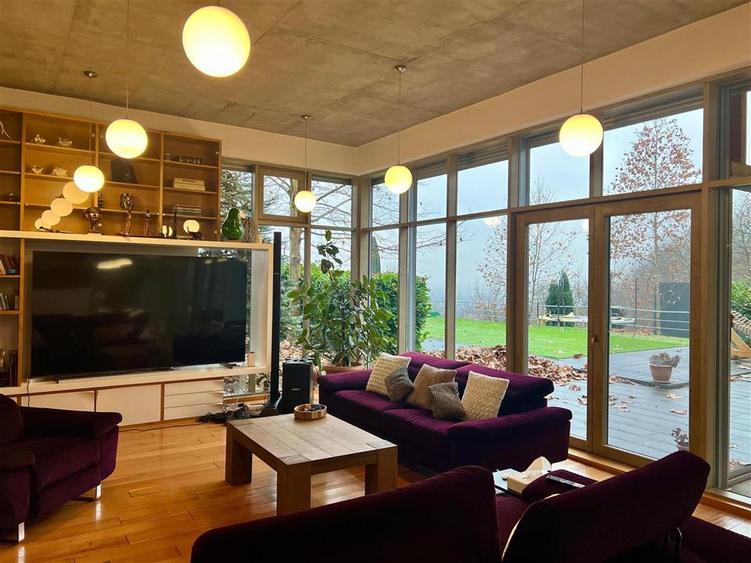 Casă individuală cu 4 camere cu Teren 2530 Mp în Orașul Vechi
