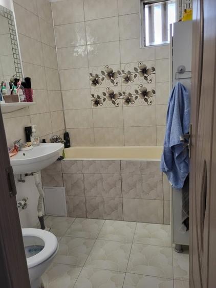Apartament cu 2 camere semidecomandat, mobilat în Malu Roșu