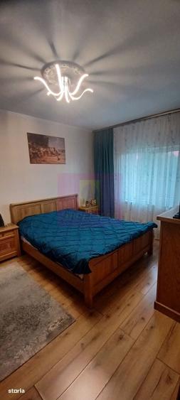 Casă cu 4 camere în Săbăreni