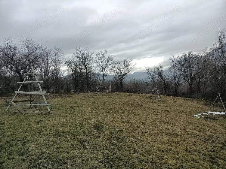 Teren de 1200 mp, în Teșila