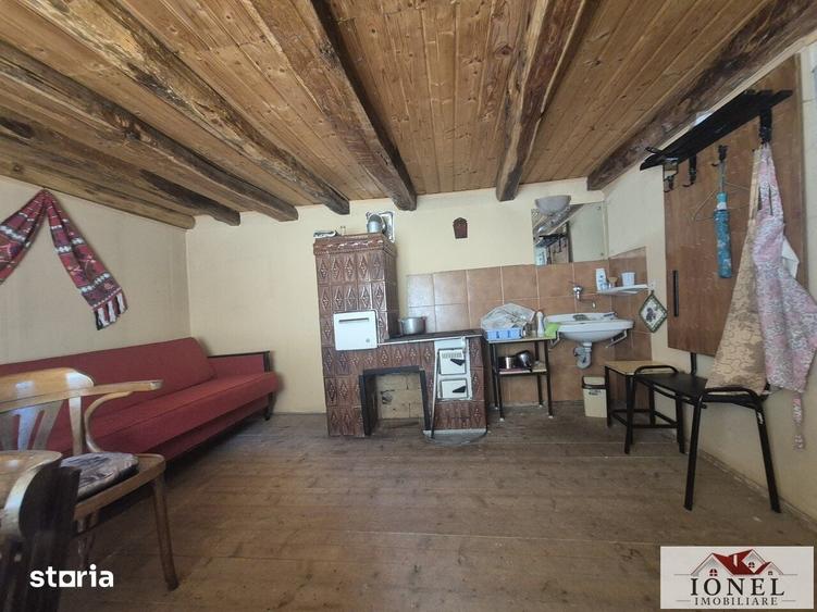 Casă cu 3 camere cu Teren 2651 Mp în Almașu Mare