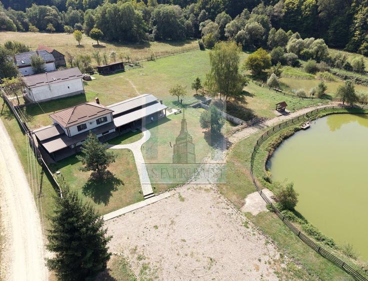 Casă cu 7 camere cu Canalizare în Valea Dobârlăului