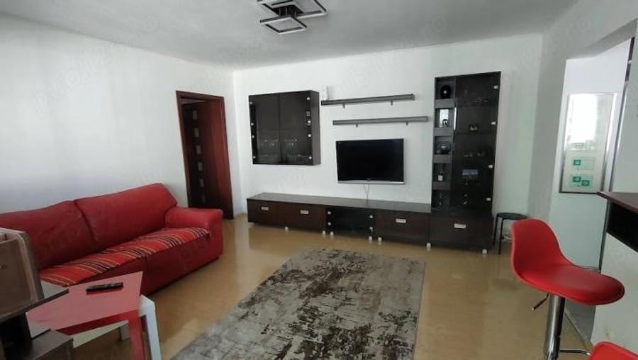 Apartament cu 3 camere semidecomandat, mobilat în Dristor
