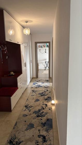 Apartament cu 3 camere decomandat în Sud