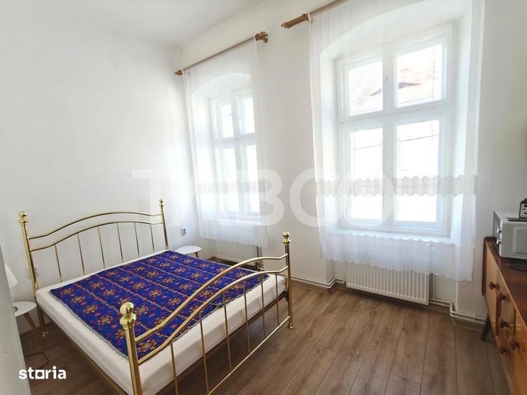 Apartament cu 2 camere - luminos si spatios - etaj 1 - Piata Schiller - 1