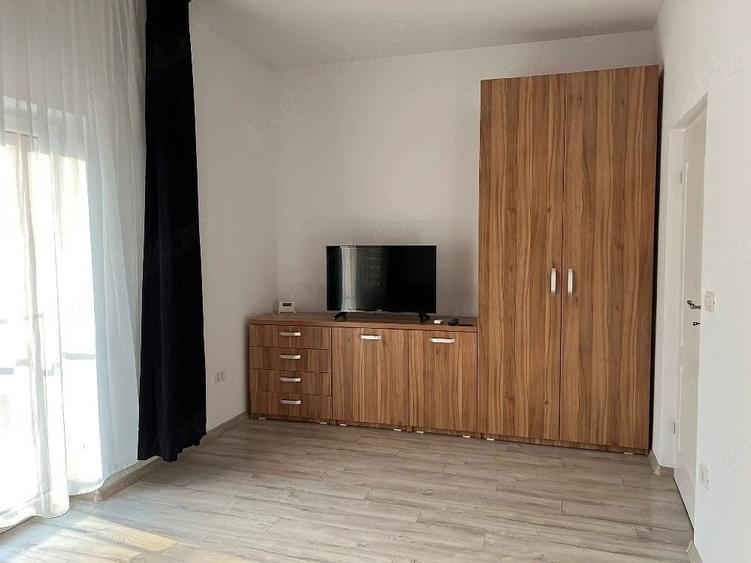Casă cu 4 camere cu Teren 250 Mp în Vest