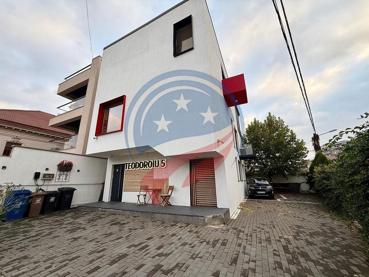 Casă individuală cu 6 camere cu Canalizare în Ultracentral