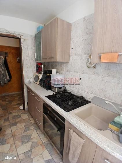 Apartament cu 3 camere semidecomandat în Central