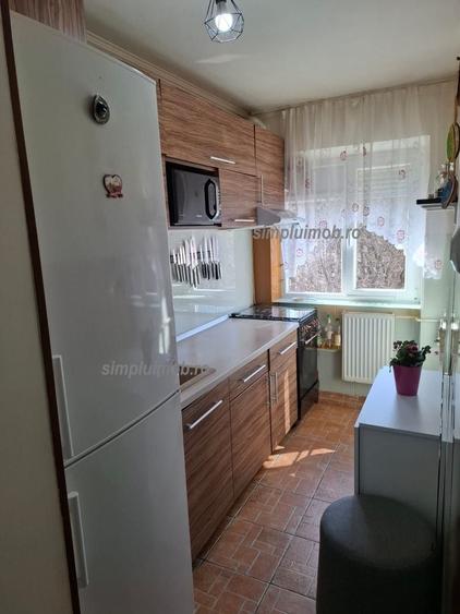 Apartament cu 2 camere semidecomandat, mobilat în Brâncoveanu