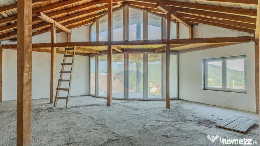Casă cu 7 camere cu Teren 2000 Mp în Bunloc