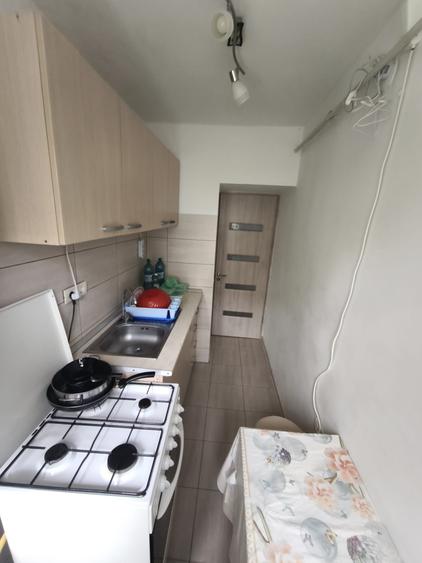 Apartament cu 3 camere semidecomandat în Tomis Nord