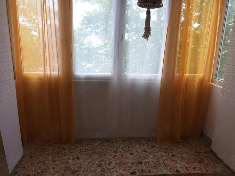 Apartament cu 4 camere decomandat în Medicină