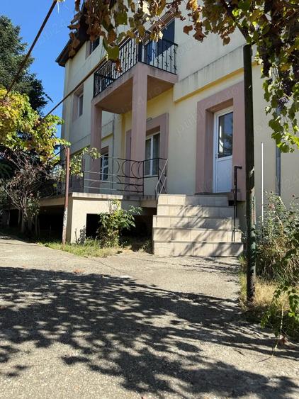 Casă cu 13 camere cu Teren 1580 Mp în Cățelu