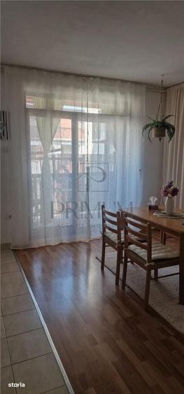 Apartament cu 3 camere în Buziașului