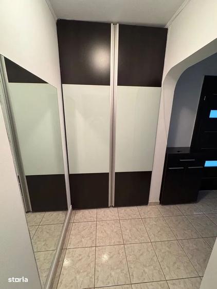 Apartament cu 2 camere decomandat în Titan