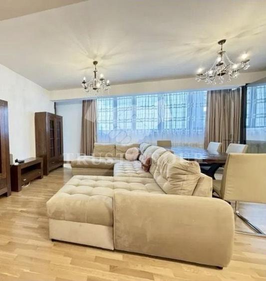 Apartament cu 3 camere decomandat, mobilat în Clucerului