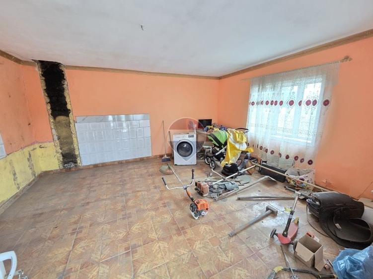 Casă individuală cu 5 camere cu Teren 690 Mp în Obor