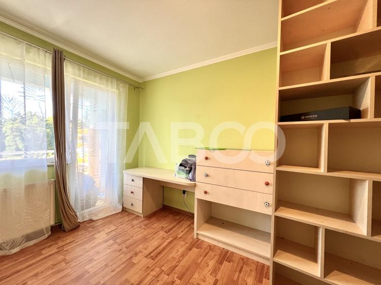 Apartament cu 4 camere semidecomandat, mobilat în Gheorgheni