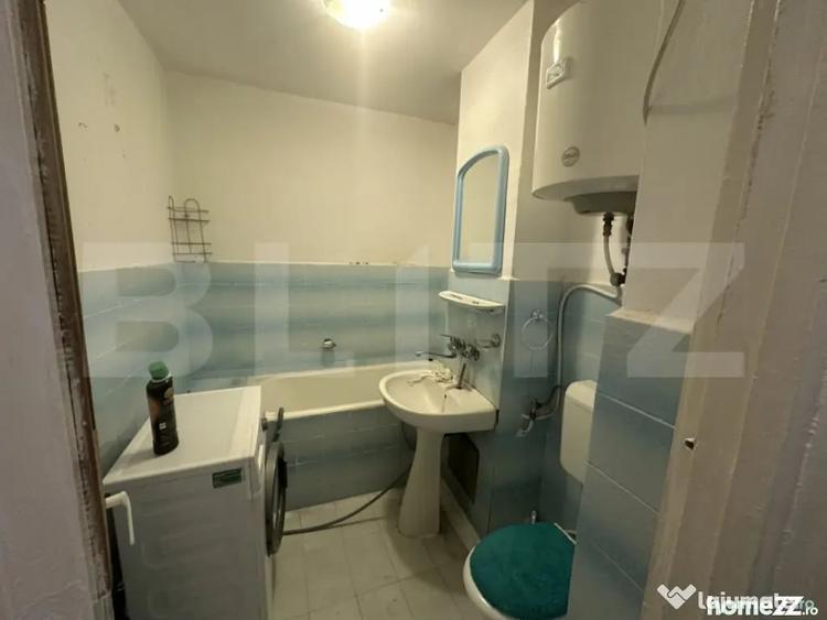Apartament cu 3 camere decomandat în Micro 16