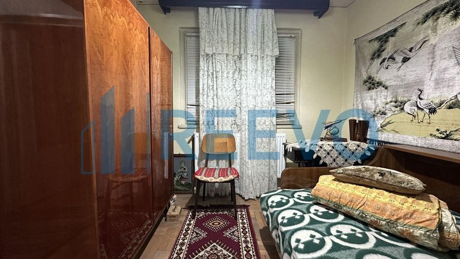 Apartament cu 3 camere semidecomandat în Central
