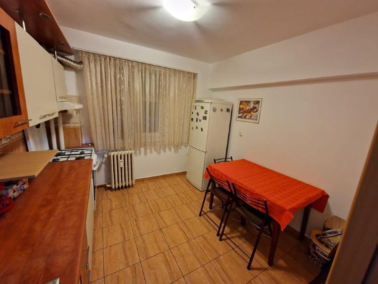 Apartament cu 2 camere decomandat în 1 Decembrie 1918