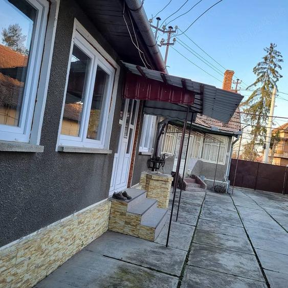 Casă cu Teren 800 Mp în Central
