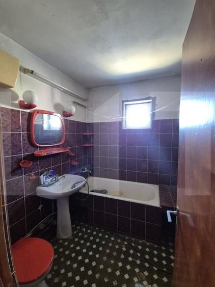 Apartament cu 3 camere decomandat în Complex Studențesc