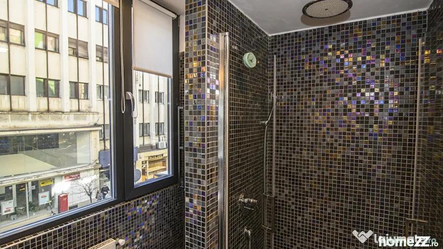 Apartament cu 5 camere semidecomandat în Calea Victoriei