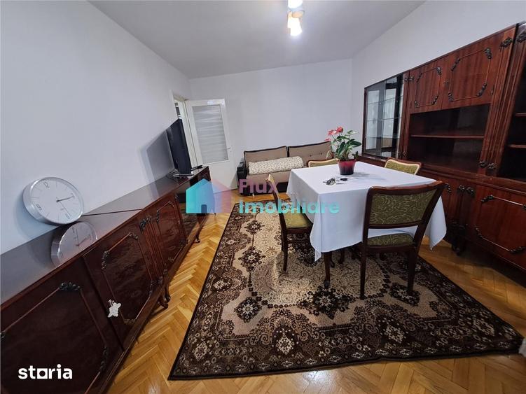 Apartament cu 3 camere decomandat în Central