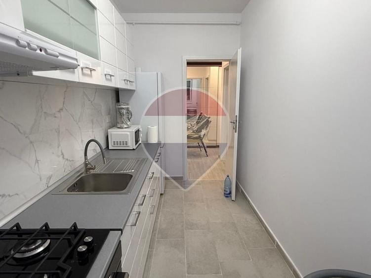 Apartament cu 2 camere decomandat, mobilat în Uverturii