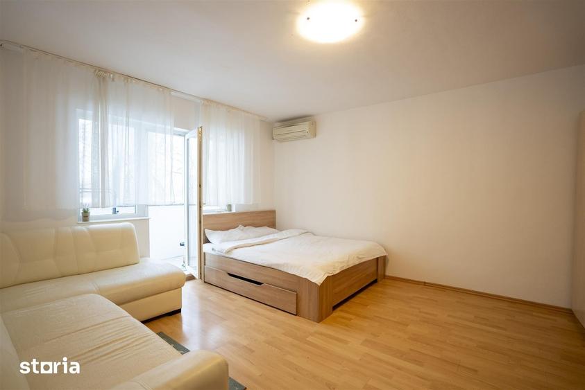 Apartament cu 4 camere decomandat, mobilat în Decebal