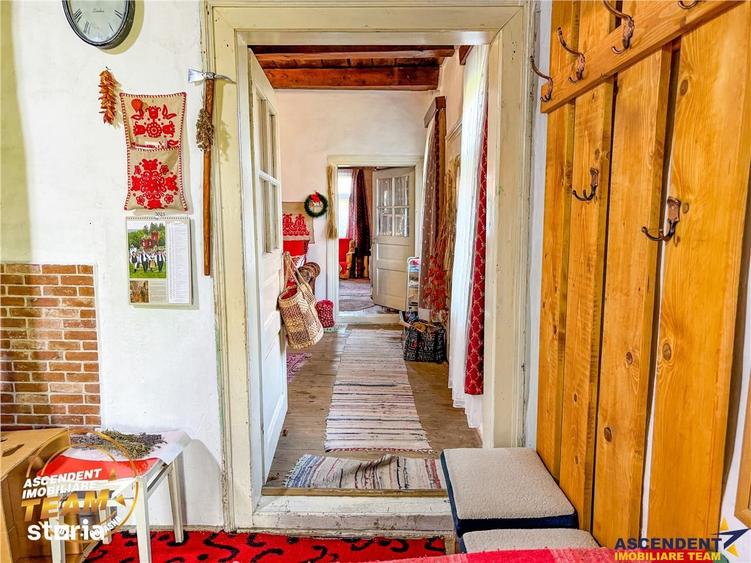 Casă cu 2 camere cu Teren 2989 Mp în Zagon