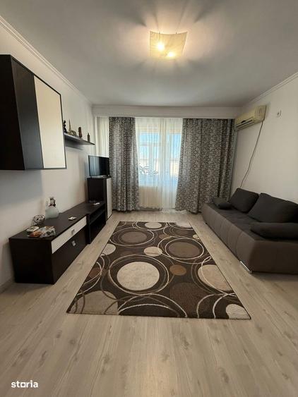 Apartament cu 4 camere semidecomandat în Central