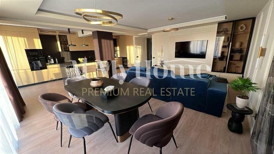 Penthouse cu 5 camere decomandat, mobilat în Iancu Nicolae