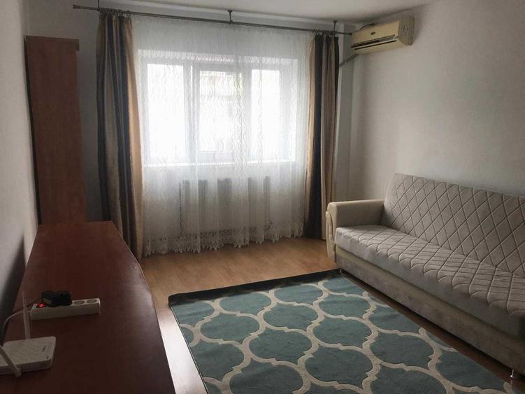 Apartament cu 2 camere decomandat în Nicolina