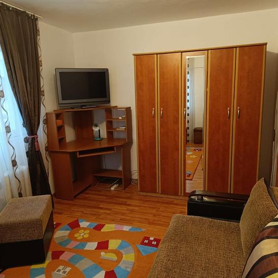 Garsonieră decomandată în Zăvoi