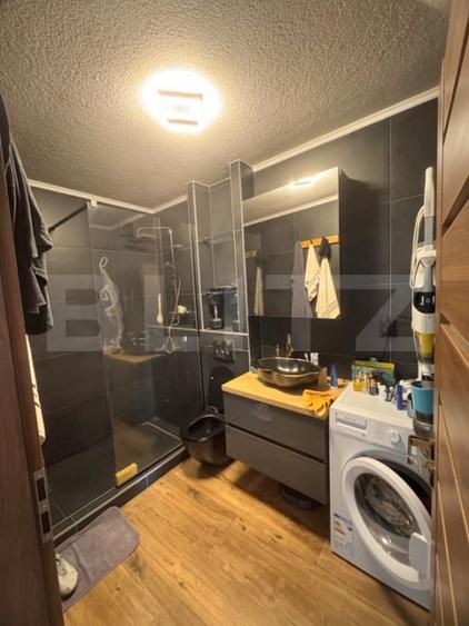 Apartament cu 3 camere semidecomandat, mobilat în Zorilor